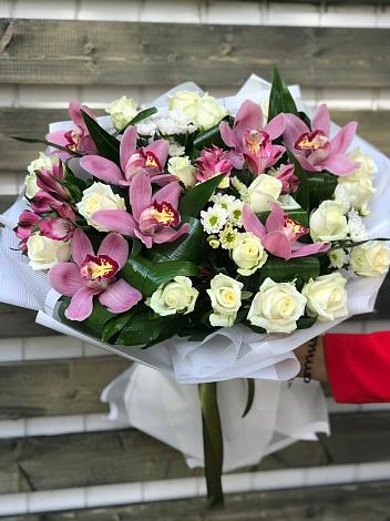 Букет цветов из: Розы и Хризантемы в Большой Исток