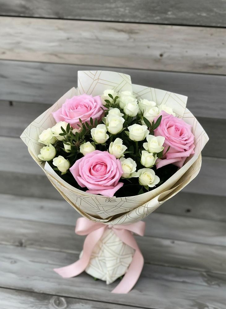 Букет цветов из: Розы в Большой Исток