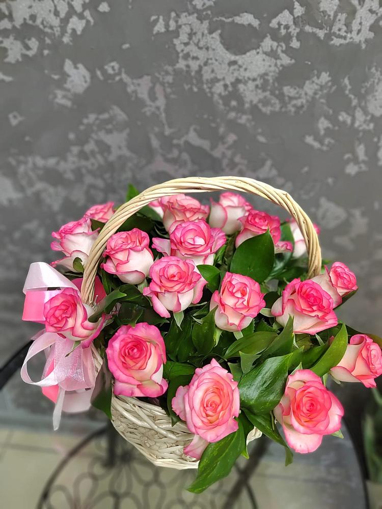 Цветочная композиция из Розы в корзине в Большой Исток