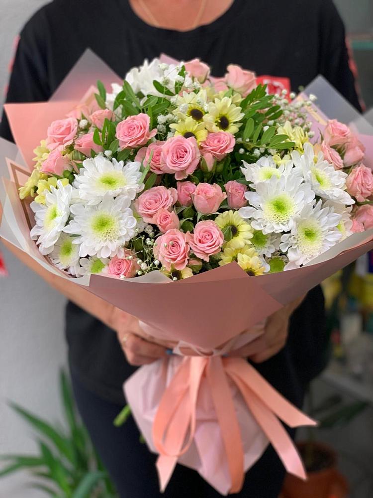 Букет цветов из: Розы и Хризантемы в Большой Исток