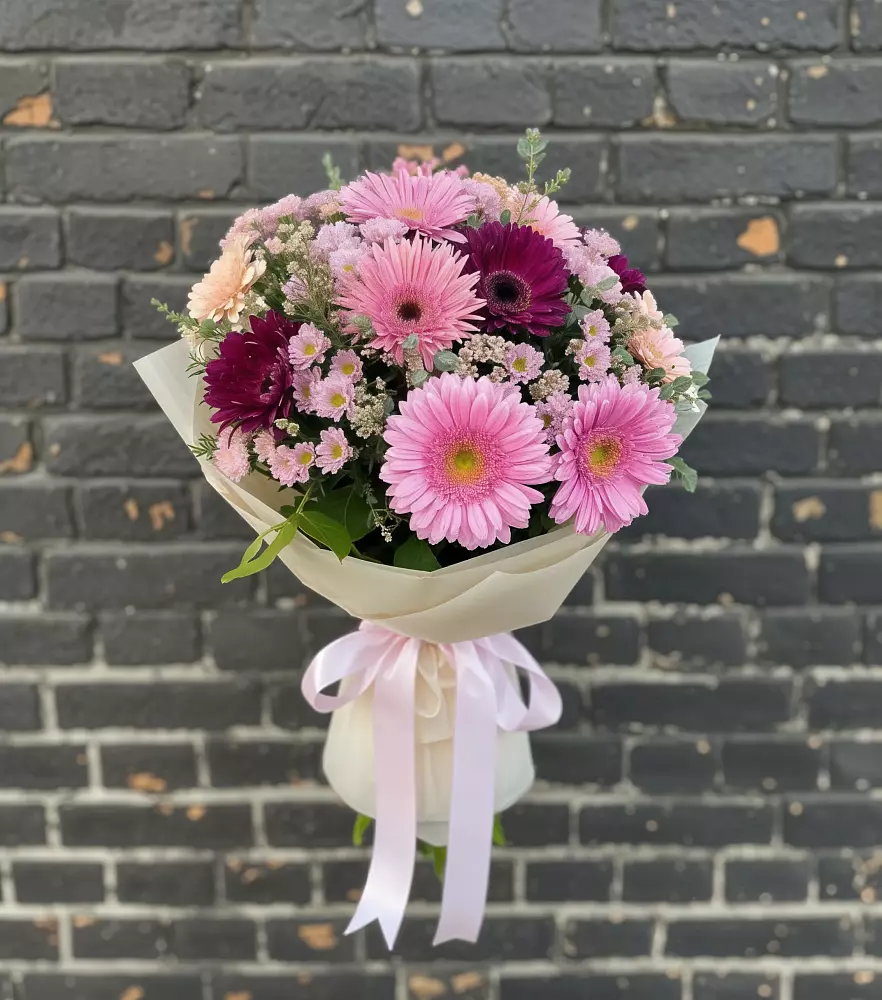 Букет цветов из: Герберы и Хризантемы в Большой Исток