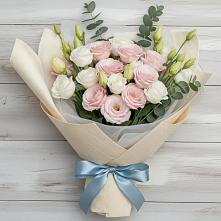 Букет цветов из:  Лизиантусы в Большой Исток