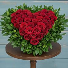 Цветочная композиция из Розы в виде сердца в Большой Исток