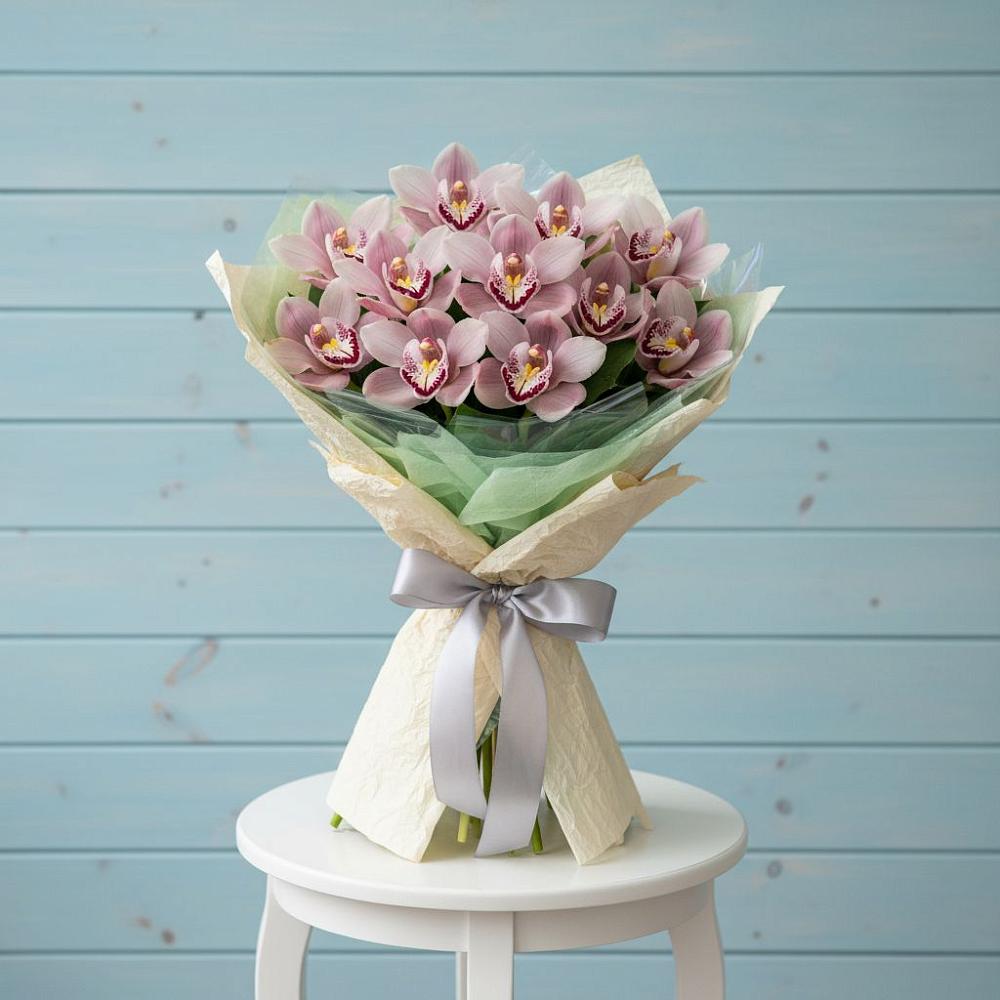 Букет цветов из: Орхидеи и Розы в Большой Исток