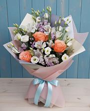 Букет цветов из:  Лизиантусы, Розы, Альстромерии и Гипсофила в Большой Исток