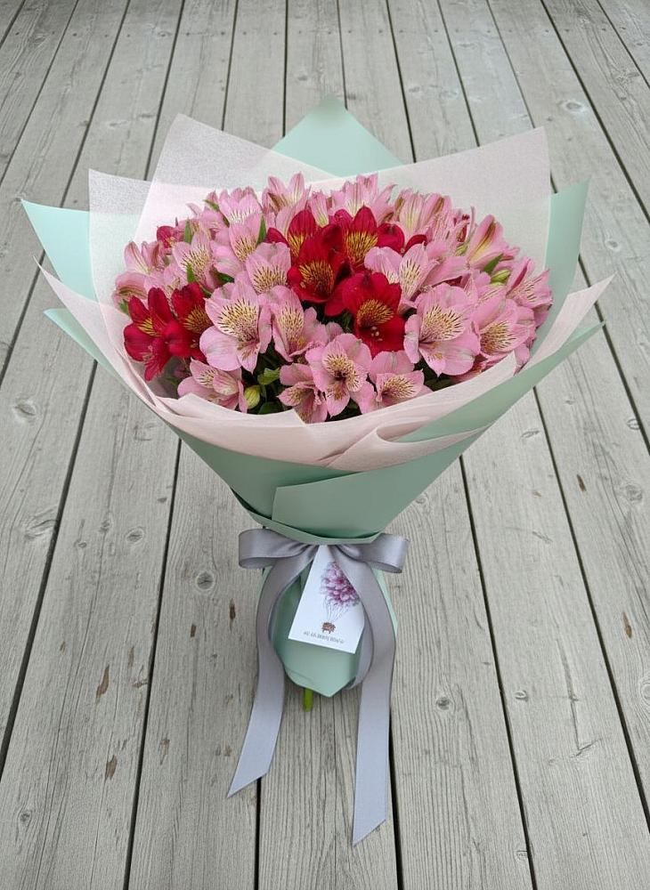 Букет цветов из: Альстромерии в Большой Исток