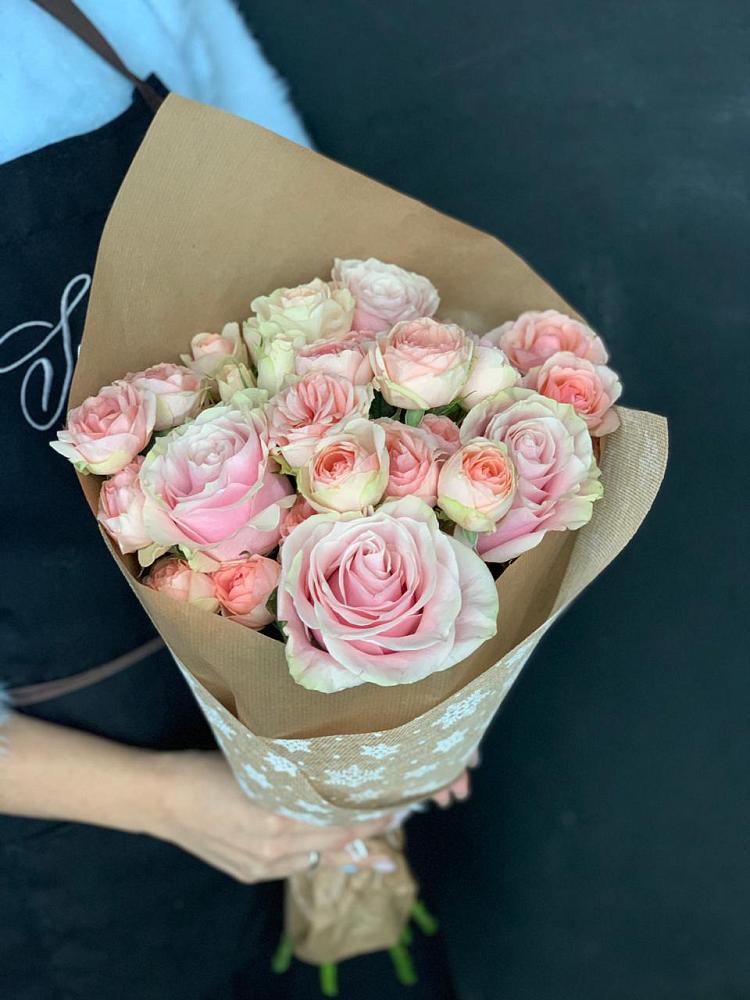 Букет цветов из: Хризантемы и Розы в Большой Исток