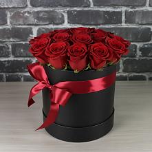 Цветочная композиция из Розы в шляпной коробке в Большой Исток