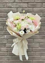 Букет цветов из:  Гвоздики, Розы, Лизиантусы и Хризантемы #REPLACE_PRED# Большой Исток