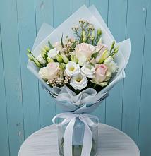 Букет цветов из:  Розы и Лизиантусы в Большой Исток