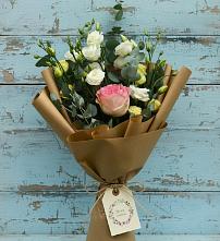 Букет цветов из:  Розы и Лизиантусы в Большой Исток