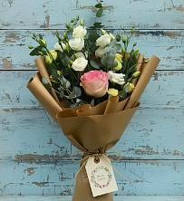 Букет цветов из:  Розы и Лизиантусы в Большой Исток