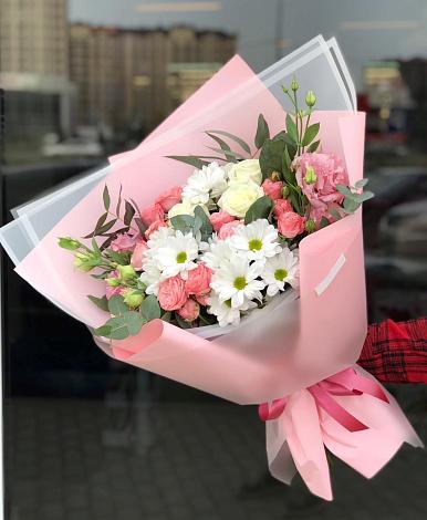 Букет цветов из: Розы, Лизиантусы и Хризантемы в Большой Исток