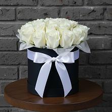 Цветочная композиция из Розы в шляпной коробке в Большой Исток